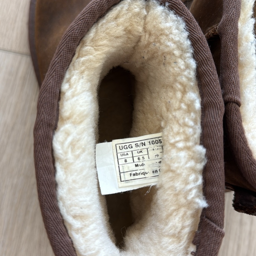 UGG Classic Mini - Picture 10 of 10